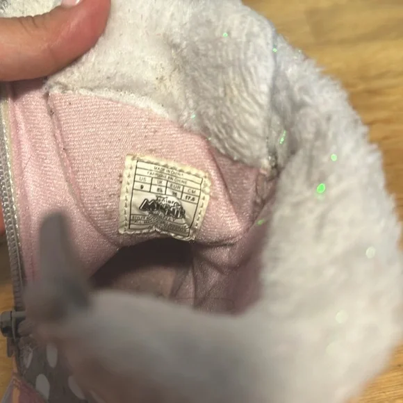 Minnie Mouse winter boots size 9c - Picture 7 of 7